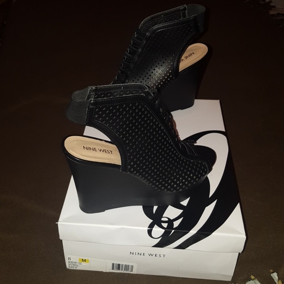 Nine West Wedges - Picture 2 of 5